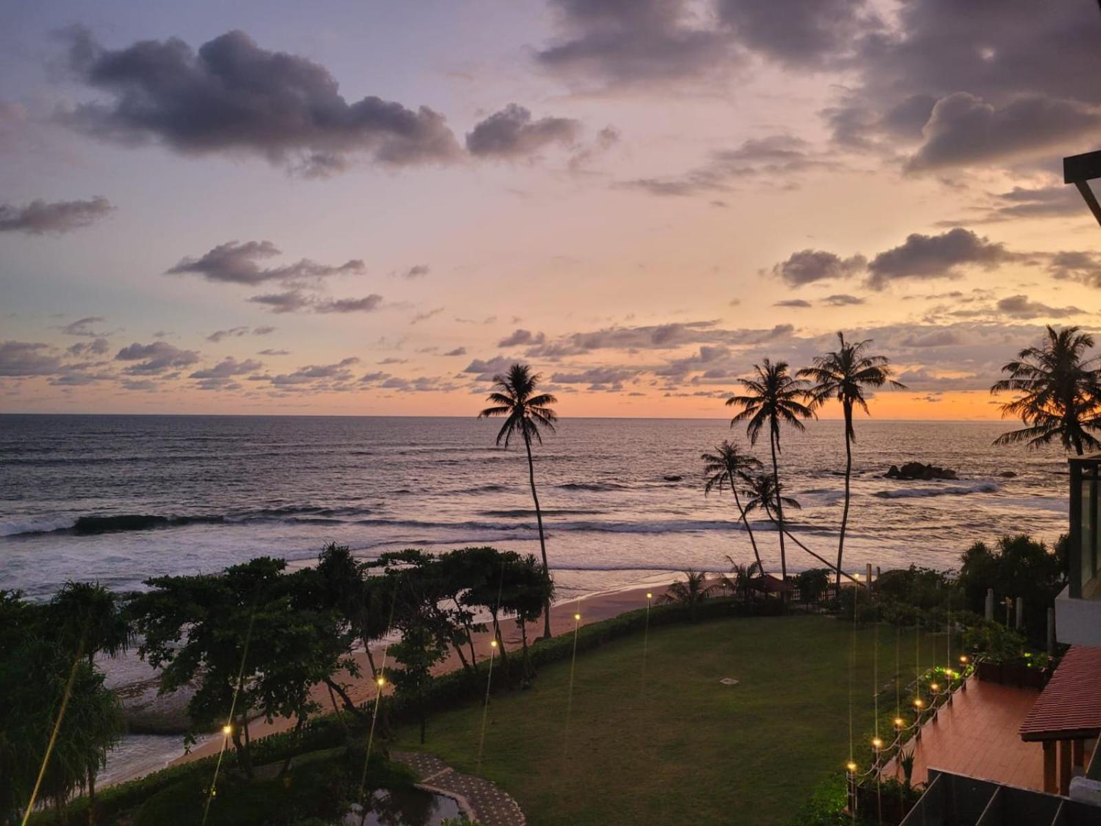 Hasara Oceanfront Apartments Galle Eksteriør billede